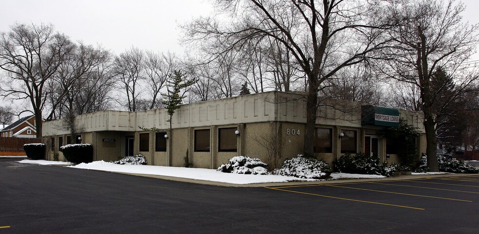 More Photos Of 804 N Front St, Mchenry Office For Lease