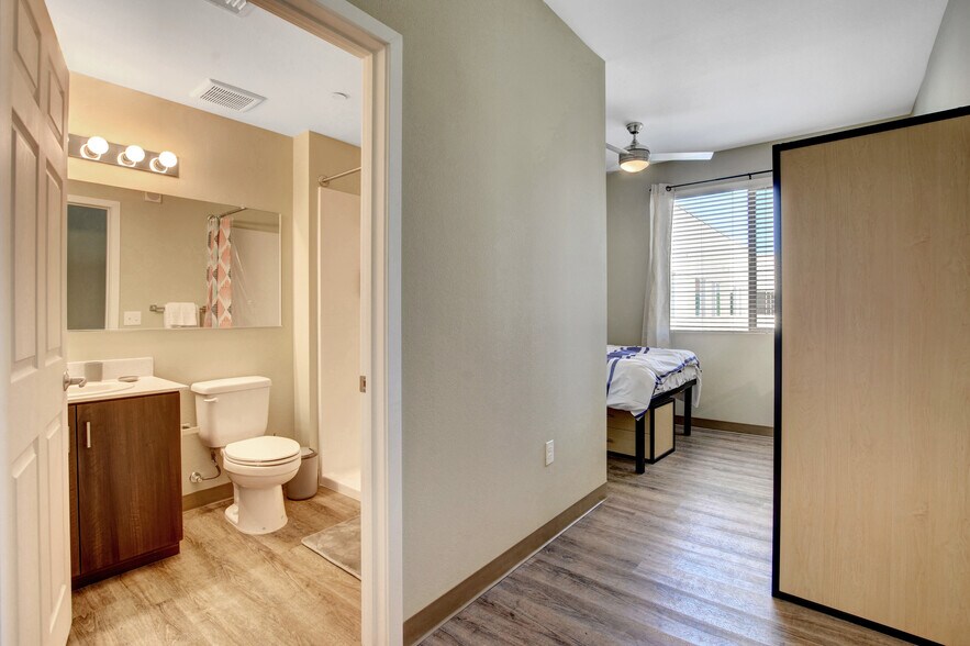 More Photos Of 1055 E Tropicana Ave, Las Vegas Apartments For Lease