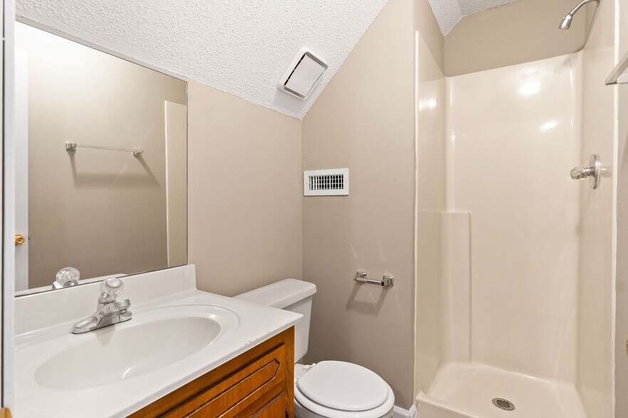 More Photos Of 279B Harrier ct, Clarksville Apartments For Sale