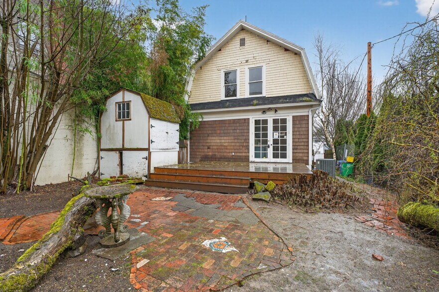 More Photos Of 317 NE Sacramento St, Portland Office For Sale