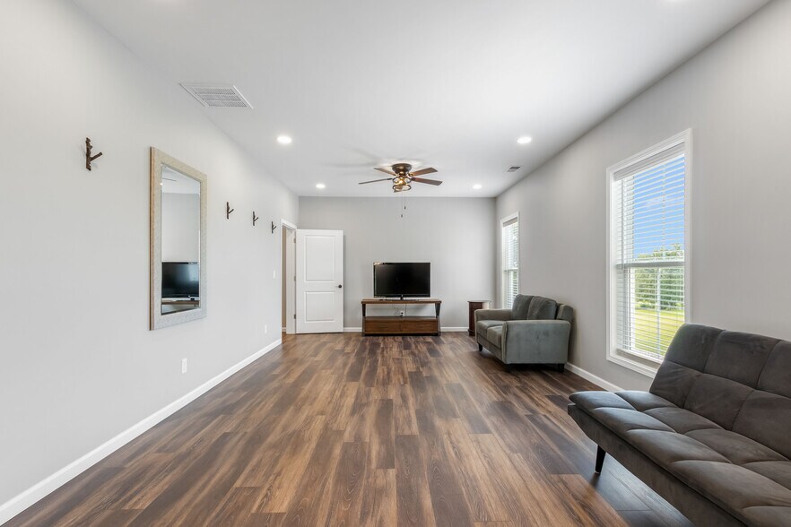 More Photos Of 1049 Oregon Rd, Lascassas Specialty For Sale