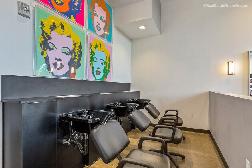 More Photos Of 1022 NW Overton St, Portland Multifamily For Sale