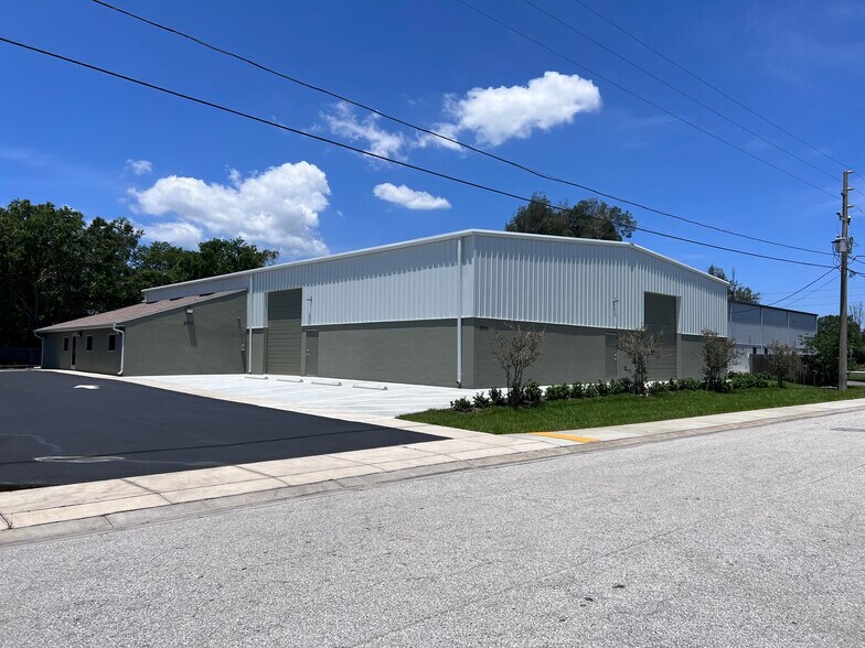 More Photos Of 8950 66th Ct N, Pinellas Park Warehouse For Lease