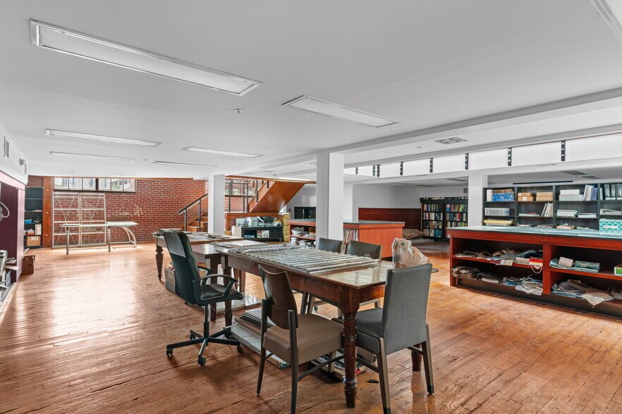 More Photos Of 1121 E Twiggs St, Tampa Office For Sale