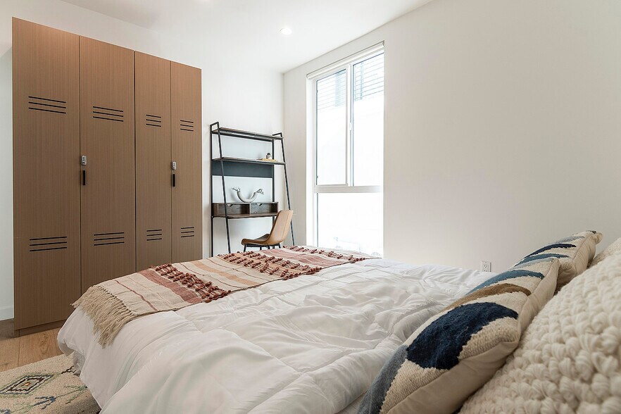 More Photos Of 811 N Harvard Blvd, Los Angeles Multifamily For Sale