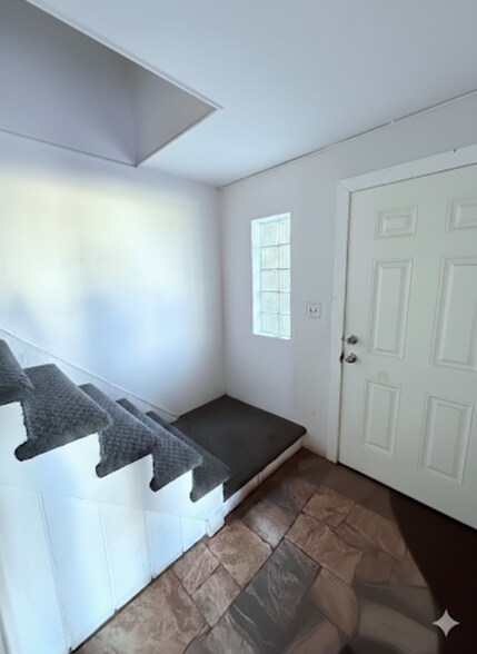 More Photos Of Midland Ave, Hicksville Warehouse For Sale