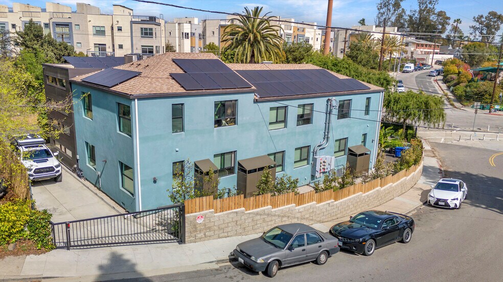 More Photos Of 2811 Waverly Dr, Los Angeles Apartments For Sale