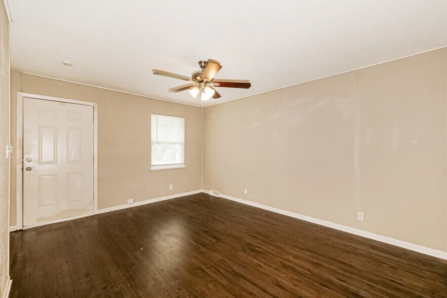 More Photos Of 1911 S Crescent Ave, Independence Multifamily For Sale