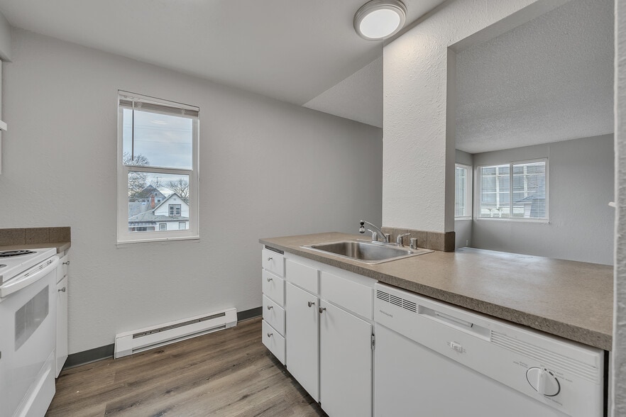 More Photos Of 1515-1519 W Sharp Ave, Spokane Apartments For Sale