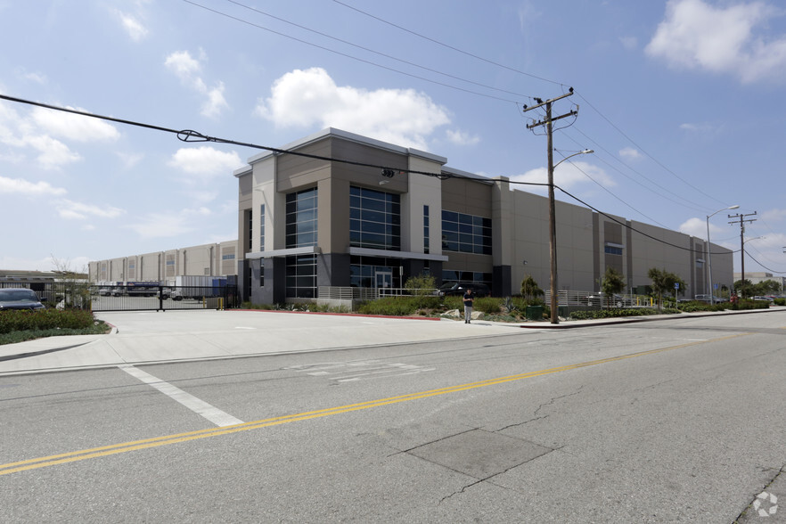 Primary Photo Of 11600 Alameda St, Lynwood Distribution For Lease