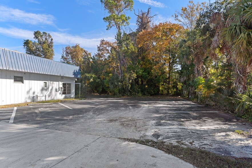 More Photos Of 4065 S Suncoast Blvd, Homosassa General Retail For Sale