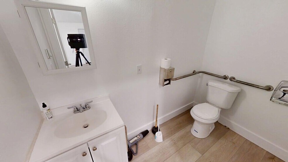 More Photos Of 11518 NE Sandy Blvd, Portland Apartments For Sale