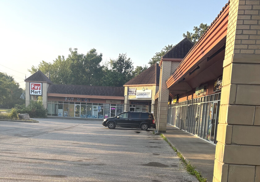 Primary Photo Of 3395 Howard Ave, Windsor Storefront For Lease