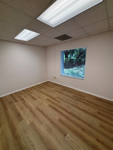 More Photos Of 8931 Conference Dr, Fort Myers Office For Lease