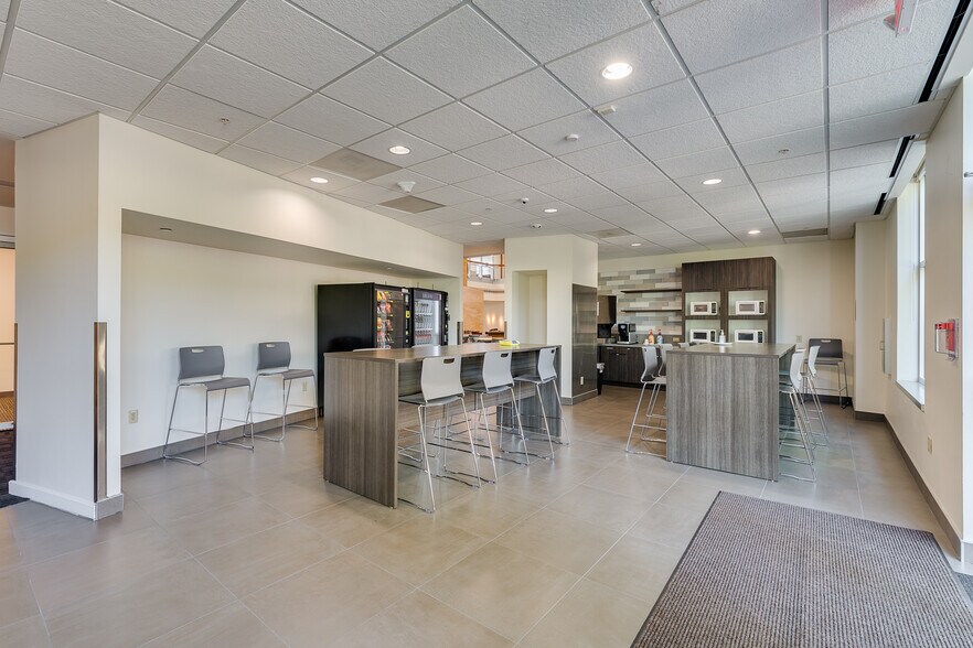 More Photos Of 830 S Greenville Ave, Allen Office For Lease