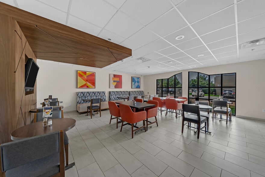 More Photos Of 4609 Citylake Blvd W, Fort Worth Hotel For Sale