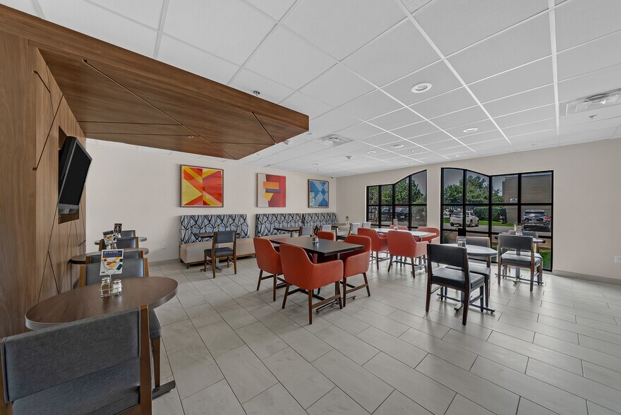 More Photos Of 4609 Citylake Blvd W, Fort Worth Hotel For Sale