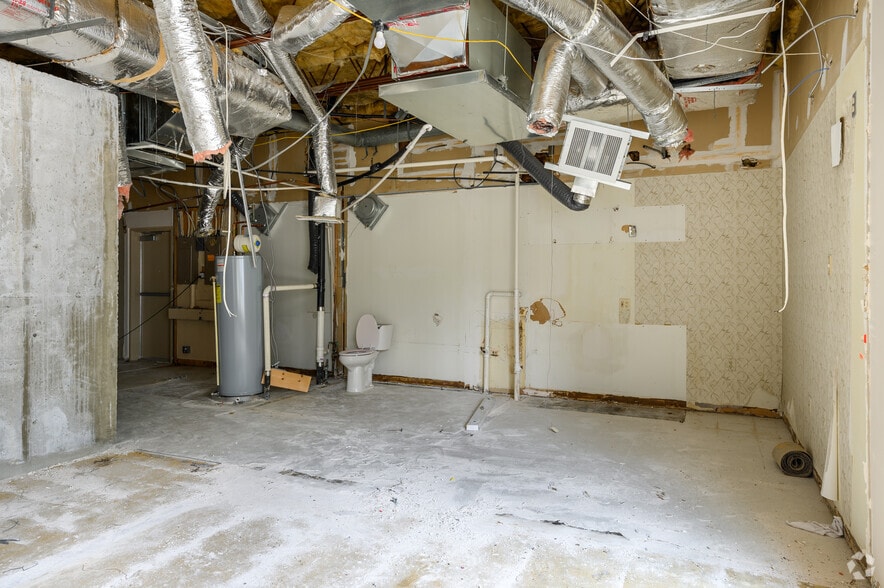 More Photos Of 2030 Old Bridge Rd, Woodbridge Bank For Sale