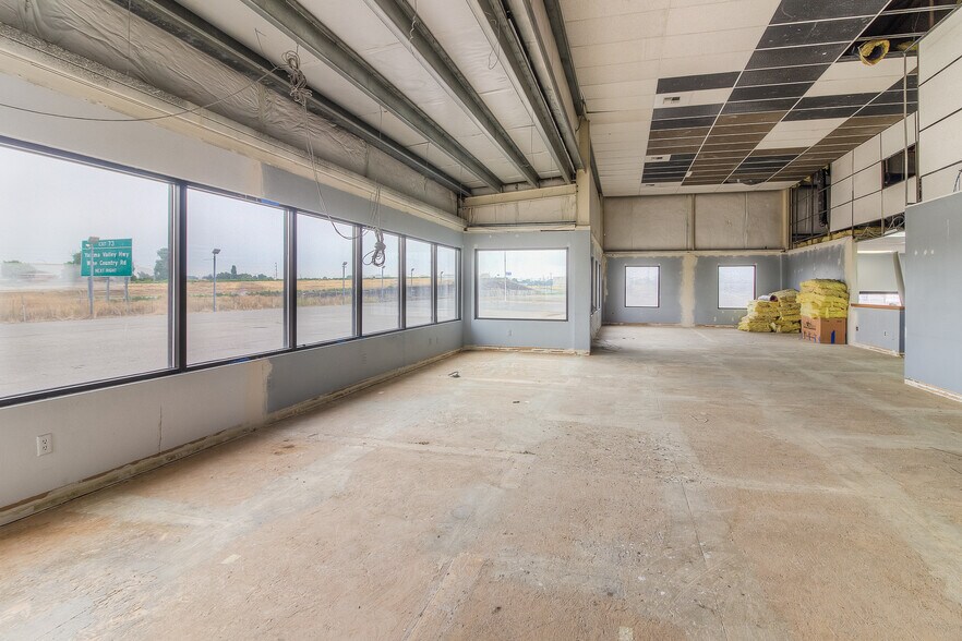 More Photos Of 501 Stover Rd, Grandview Industrial For Sale