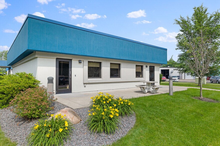 More Photos Of 3101 Hoover Rd, Stevens Point Bank For Sale