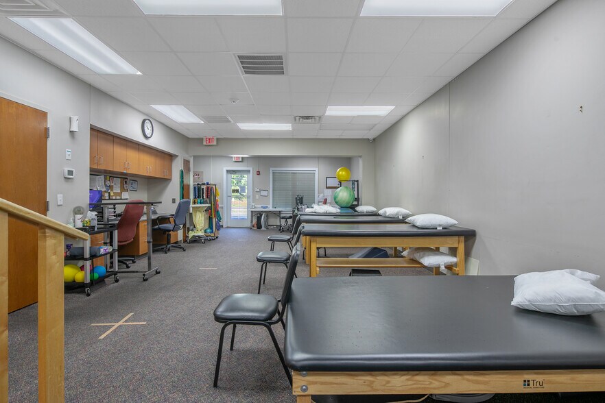 More Photos Of 6000 Ramsey St, Fayetteville Office For Sale