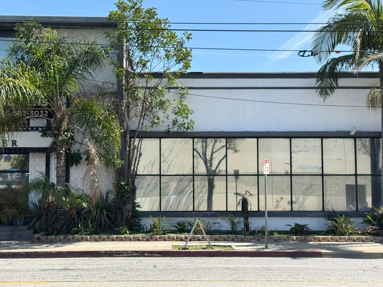 Primary Photo Of 3000 S Santa Fe Ave, Vernon Showroom For Lease