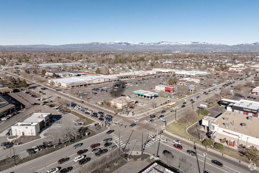 More Photos Of 10346-10500 W Overland Rd, Boise Supermarket For Lease