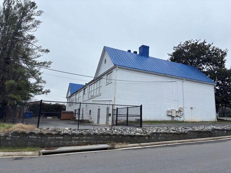 More Photos Of 3024 Forest Hills Cir, Lynchburg Office For Sale