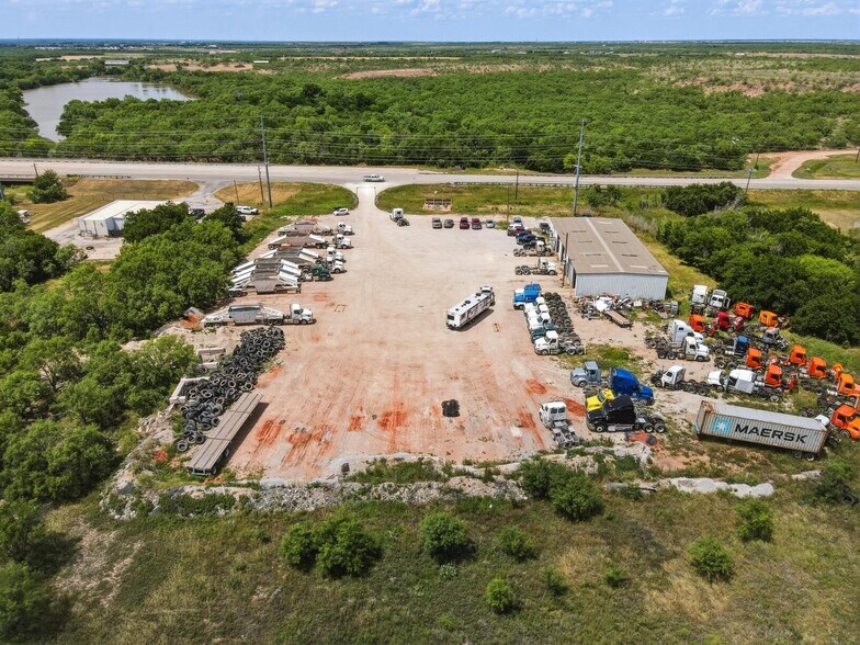 More Photos Of 2895 E US Highway 80, Abilene Warehouse For Lease