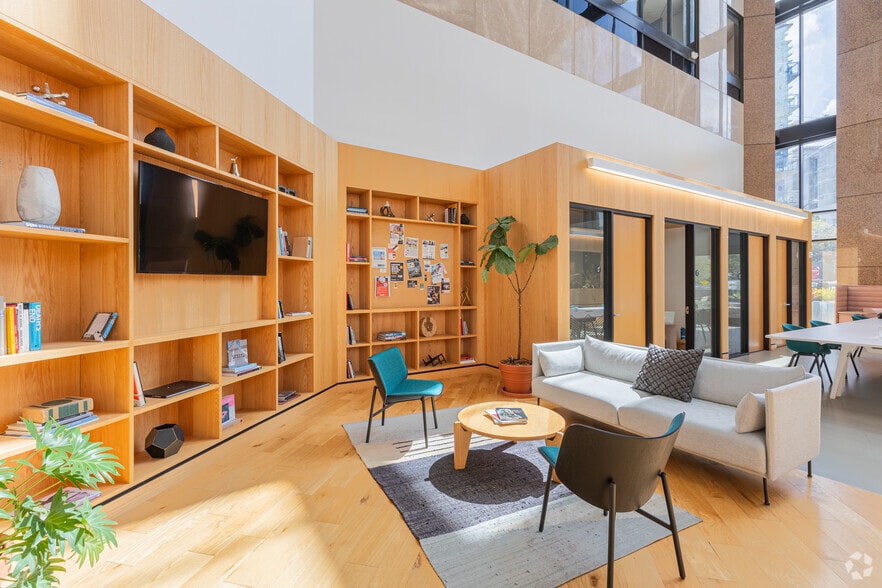 More Photos Of 1420 Kettner Blvd, San Diego Coworking Space