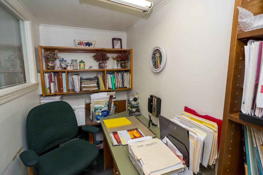 More Photos Of 73 Amboy Ave, Metuchen Medical For Sale