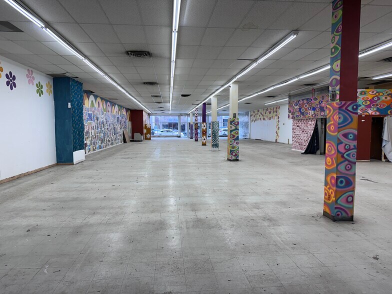 More Photos Of 936-950 Rue Notre-Dame O, Montréal Storefront Retail Residential For Lease