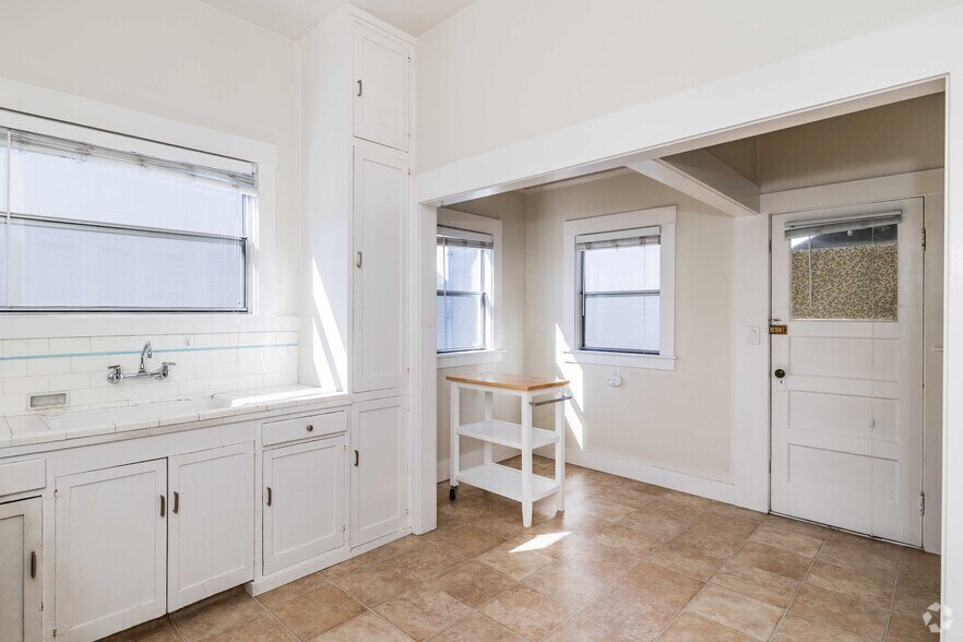 More Photos Of 5476 Vicente Way, Oakland Apartments For Sale