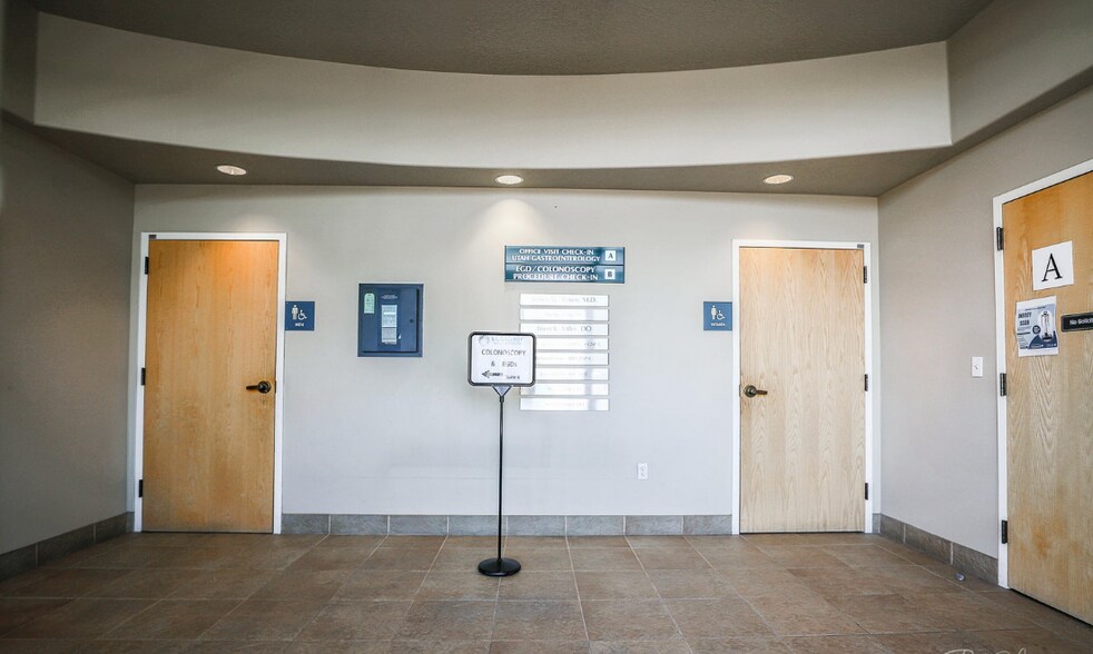 More Photos Of 368 E Riverside Dr, Saint George Medical For Sale