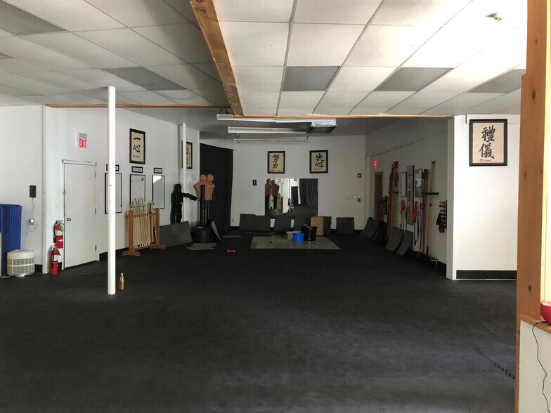 More Photos Of 352 Washington St, Somerville Light Manufacturing For Sale