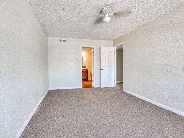 More Photos Of 7404 Lyrewood Ln, Oklahoma City Apartments For Sale