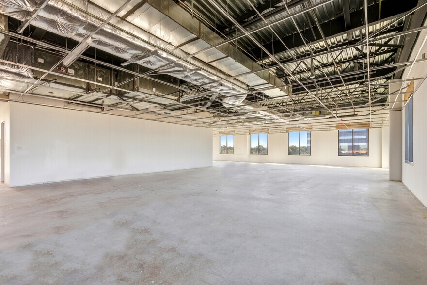 More Photos Of 10402 Valley Forge Dr, Houston Office For Lease