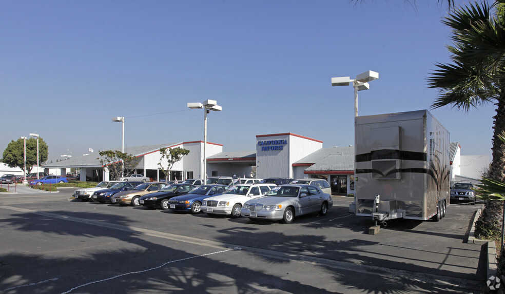 Primary Photo Of 19232 Beach Blvd, Huntington Beach Auto Dealership For Lease