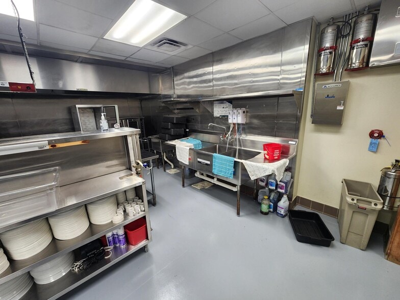 More Photos Of 122 Main St, Thomson General Retail For Sale