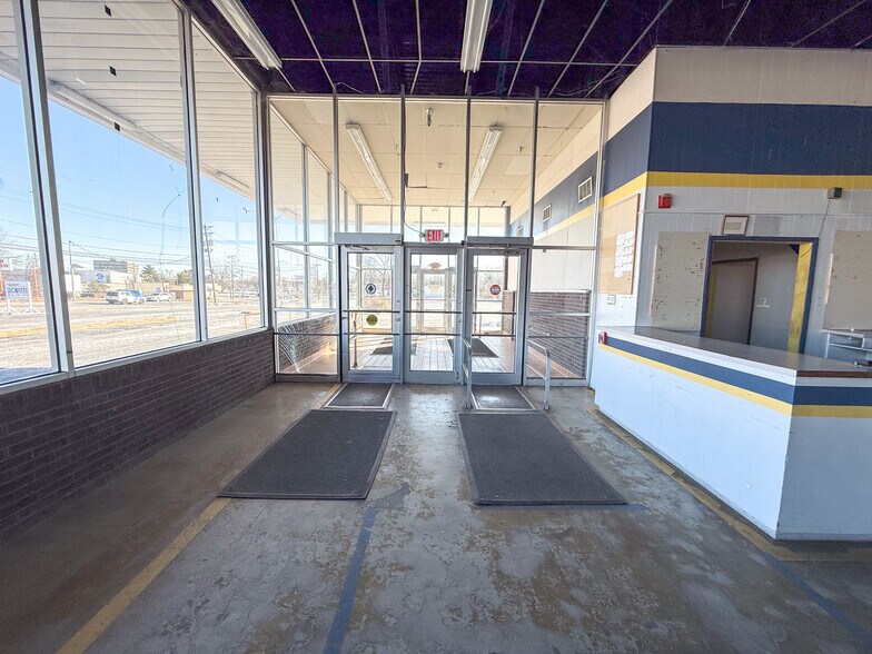 More Photos Of 324-332 S Burnt Mill Rd, Voorhees Freestanding For Sale