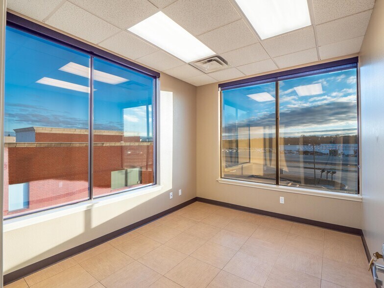 More Photos Of 721 S George Nigh Expy, Mcalester Office For Sale