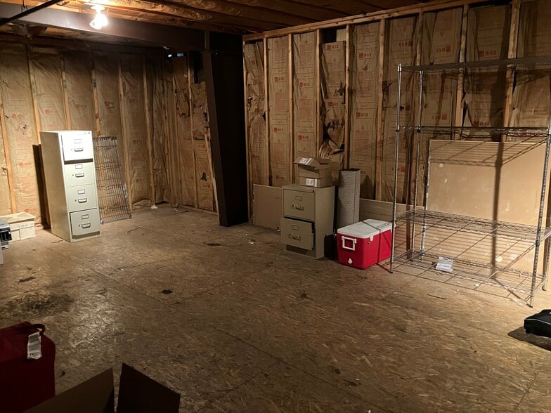More Photos Of 770 Andico Rd, Plainfield Warehouse For Lease