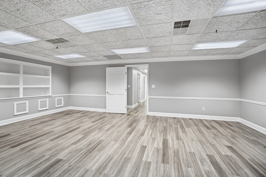 More Photos Of 4753-4759 Cornell Rd, Blue Ash Medical For Sale