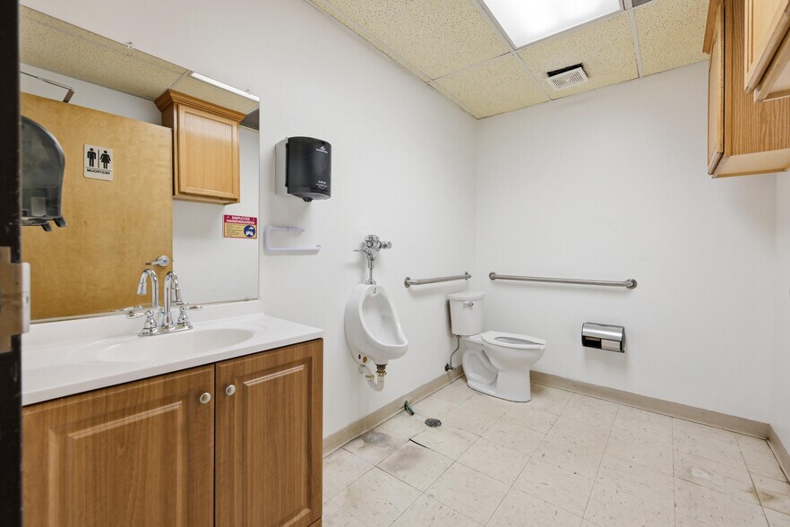 More Photos Of 602 S Michigan Ave, Joplin Freestanding For Lease