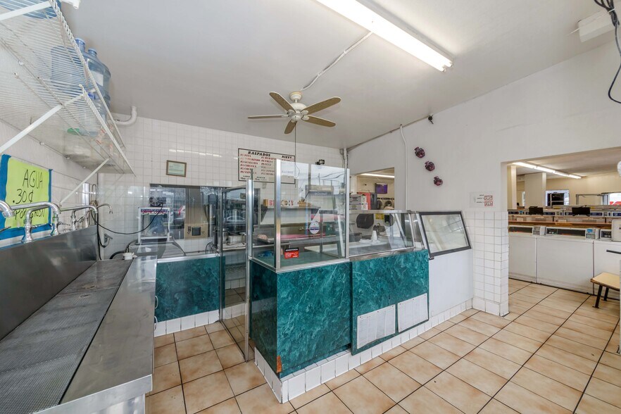 More Photos Of 1170 Wilmington Blvd, Wilmington Freestanding For Sale