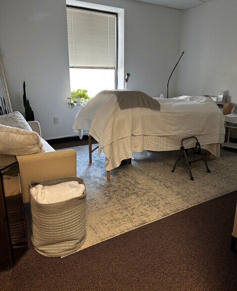 More Photos Of 760 Old Roswell Rd, Roswell Coworking Space