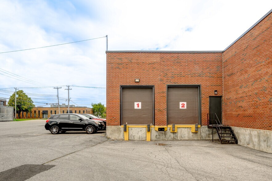 More Photos Of 500-600 Rue Hodge, Montréal Warehouse For Lease