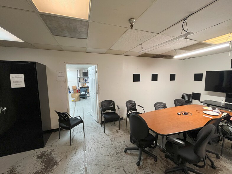 More Photos Of 555 Alter St, Broomfield Service For Lease