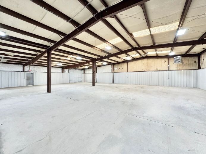 More Photos Of 1601 SE 37th St, Oklahoma City Industrial For Sale