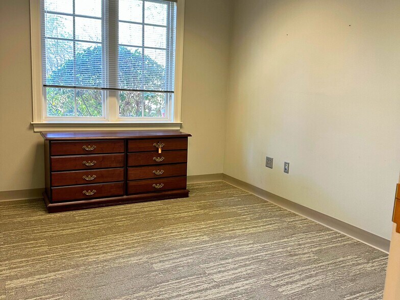 More Photos Of 275 Professional Ct, Riverdale Medical For Sale